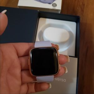 LIMITED EDITION Fitbit Versa Periwinkle &Rose Gold